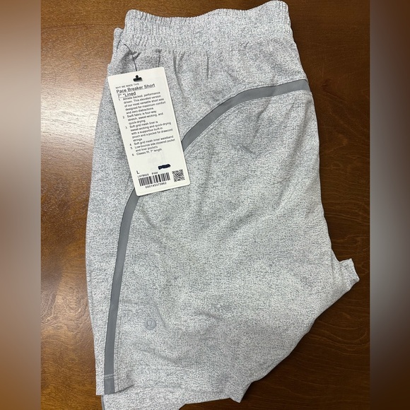 NWT lululemon Pace Breaker Short 7" *Lined - Picture 4 of 4